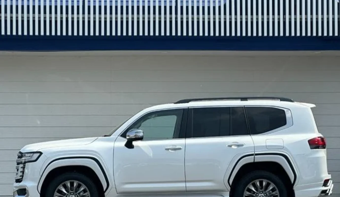 TOYOTA LAND CRUISER ZX – 2025