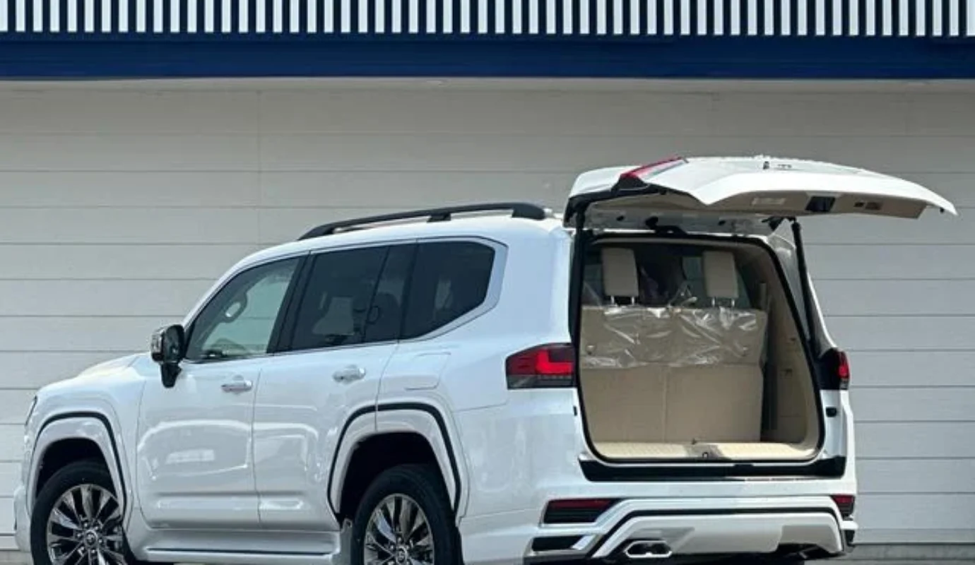 TOYOTA LAND CRUISER ZX – 2025