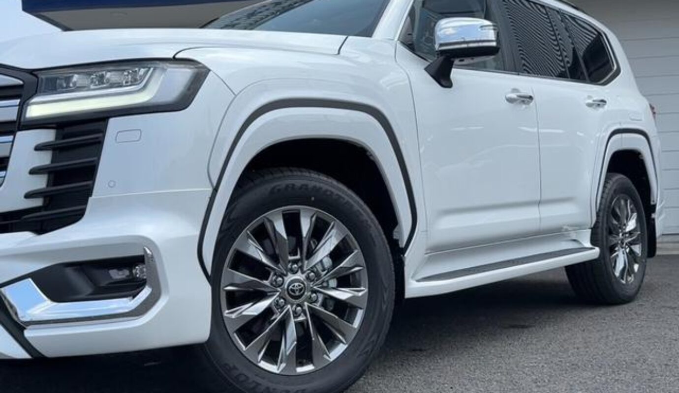 TOYOTA LAND CRUISER ZX – 2025