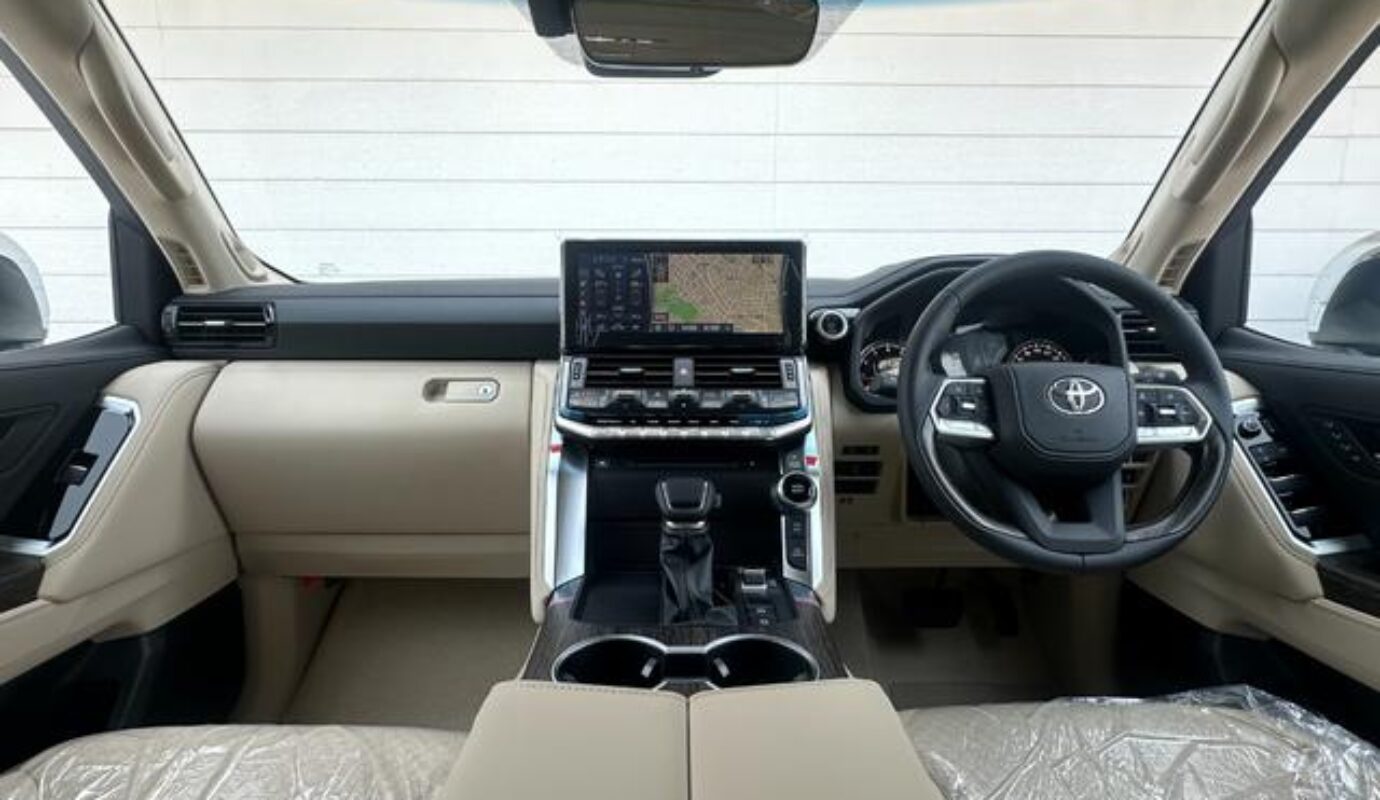 TOYOTA LAND CRUISER ZX – 2025