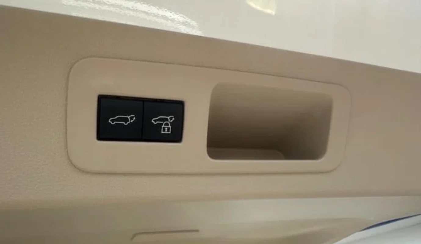 TOYOTA LAND CRUISER ZX – 2025