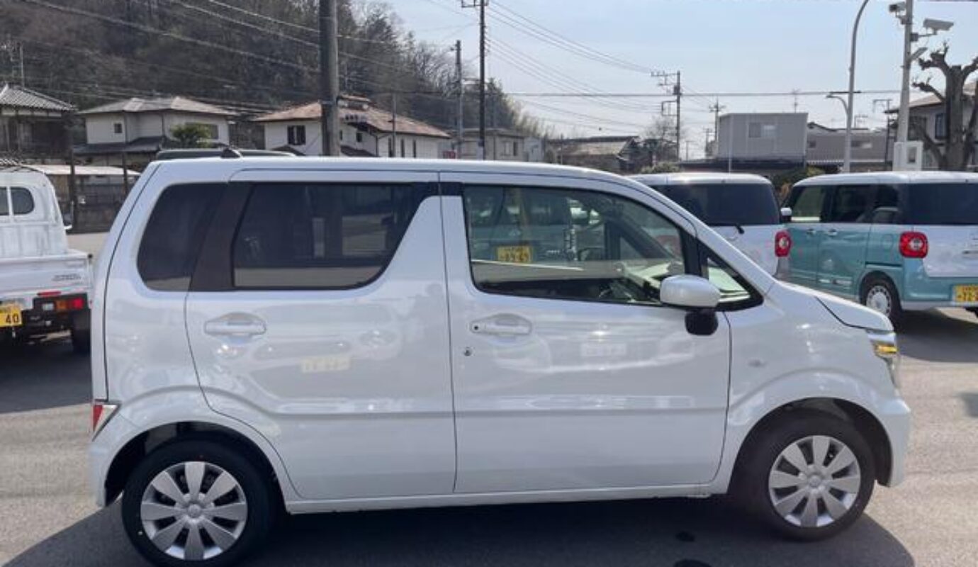 Suzuki Wagon R FX – 2025