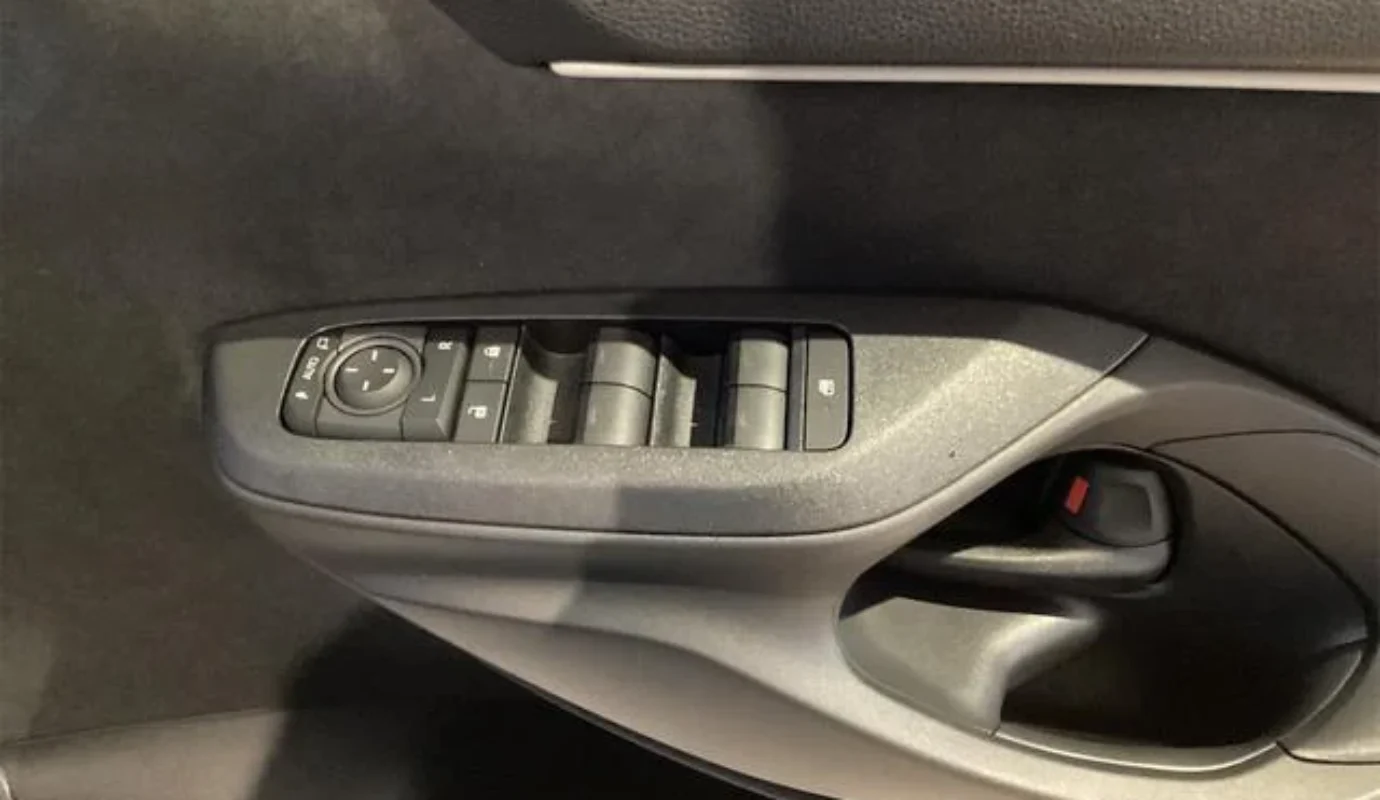 TOYOTA YARIS G – 2025