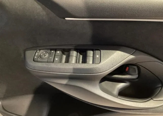 TOYOTA YARIS G – 2025